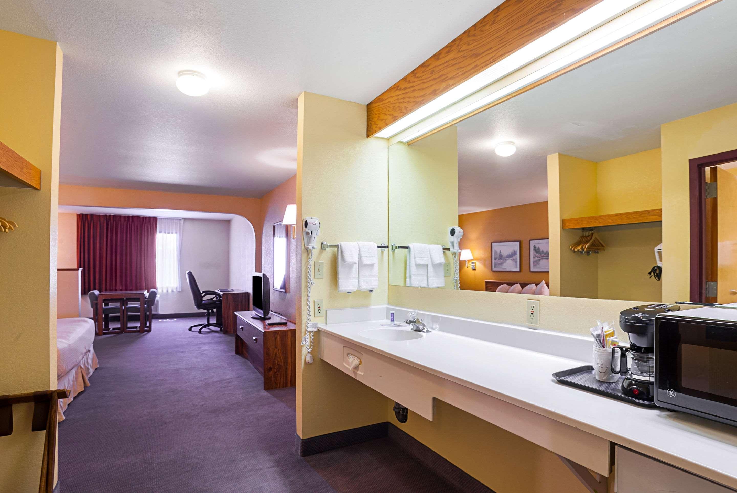 Rodeway Inn & Suites Blanding Extérieur photo